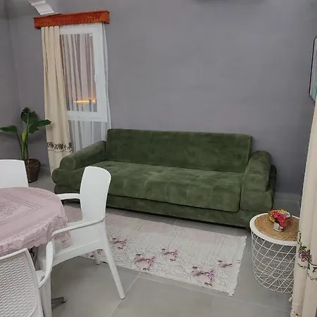 Caglayan Ev 무글라